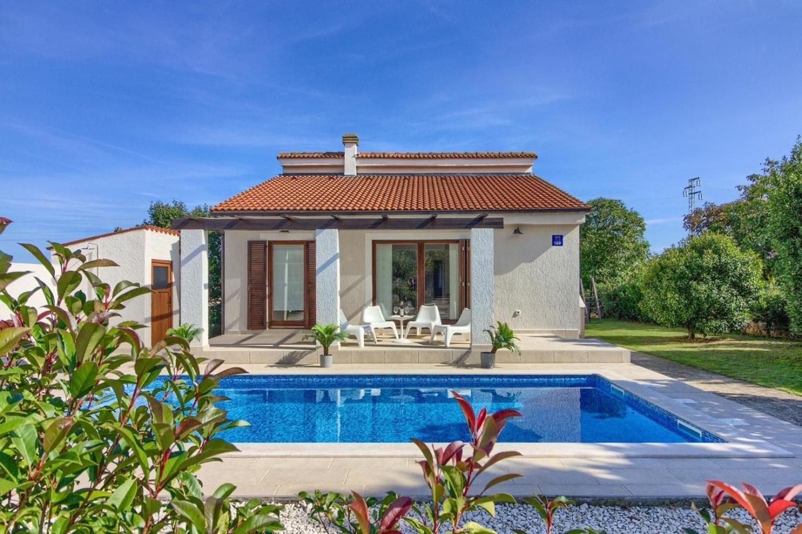 Mit Privatpool Fuer 4 Personen Ca 90 Qm In Sisan, Istrien Suedkueste Von Istrien * Šišan